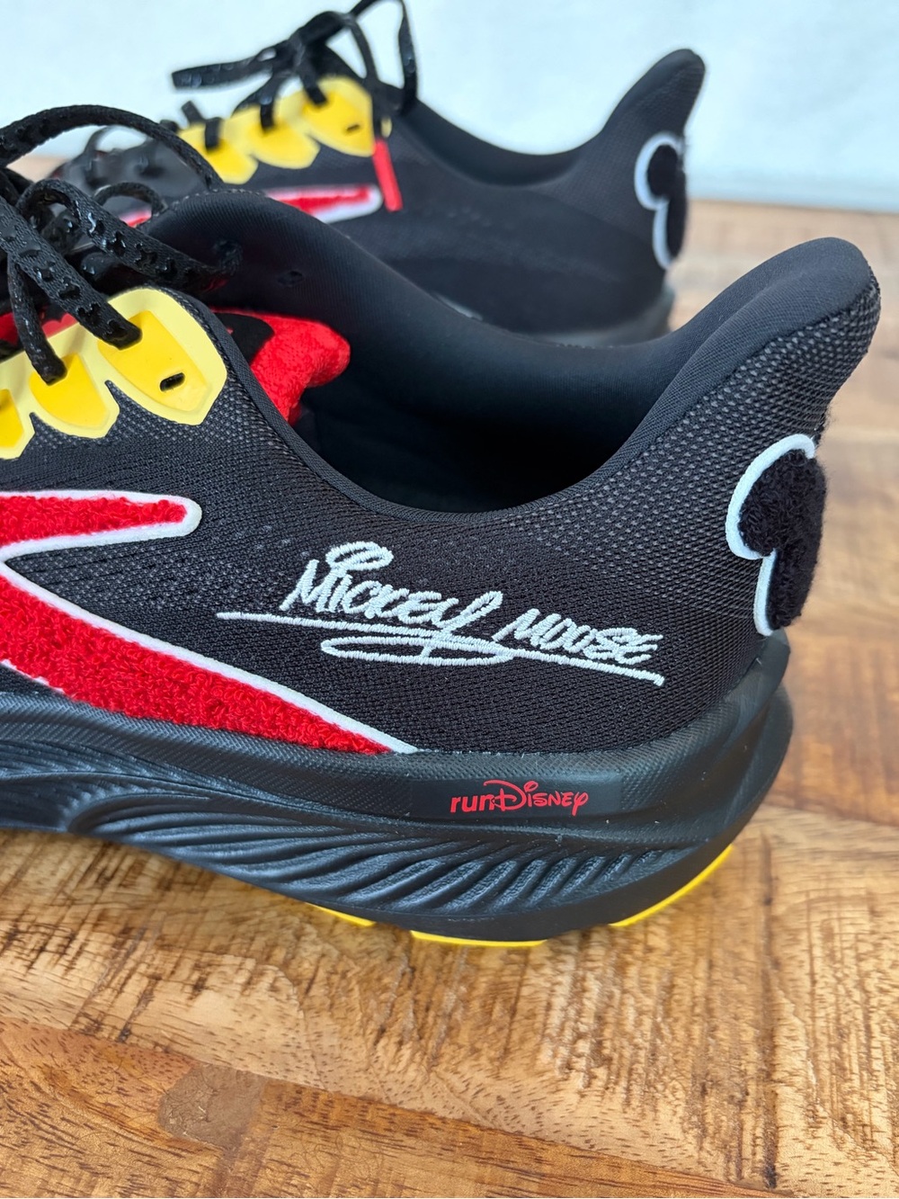 NEW Brooks Ghost 17 Mickey Mouse Run Disney Running Shoes - Picture 8 of 10